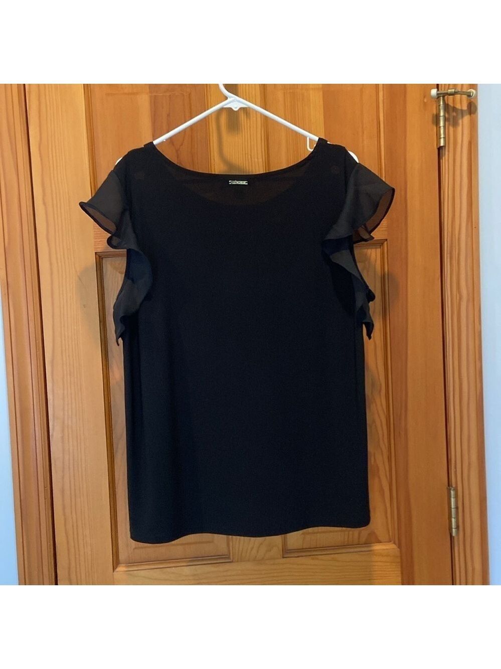 Nine West Black Sheer Flutter Cap Sleeve Blouse w Gold Circle Hardware Size XL - Picture 2 of 5